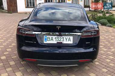 Лифтбек Tesla Model S 2015 в 