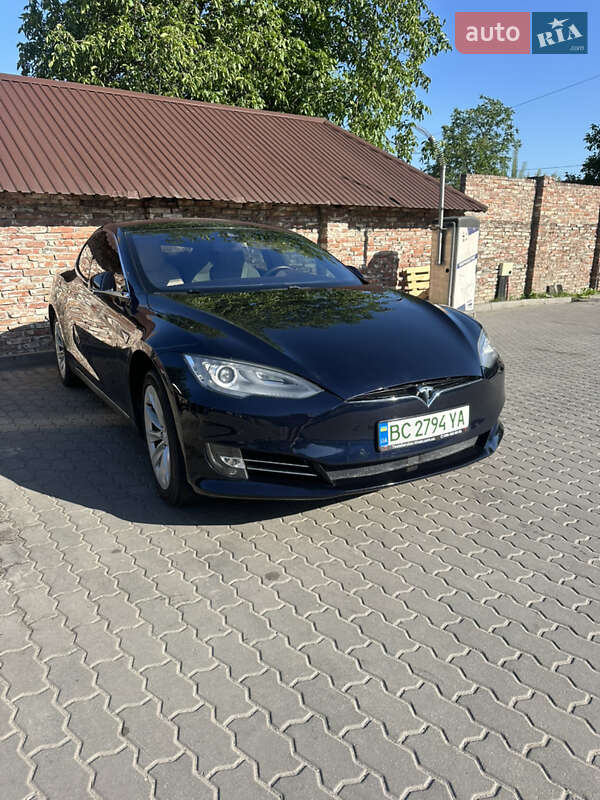 Лифтбек Tesla Model S 2015 в Львове
