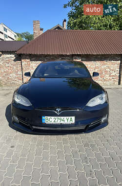 Лифтбек Tesla Model S 2015 в 