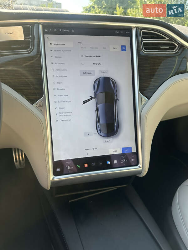 Лифтбек Tesla Model S 2015 в Львове
