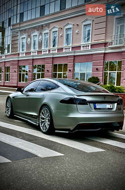 Лифтбек Tesla Model S 2021 в 