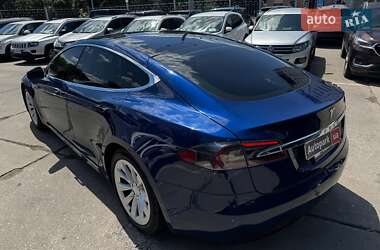 Лифтбек Tesla Model S 2016 в 
