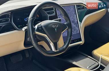 Лифтбек Tesla Model S 2016 в 