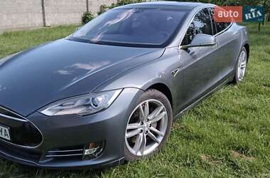 Лифтбек Tesla Model S 2014 в 