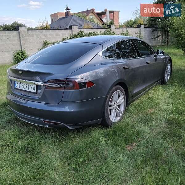 Лифтбек Tesla Model S 2014 в Ивано-Франковске