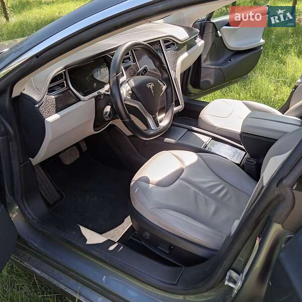 Лифтбек Tesla Model S 2014 в Ивано-Франковске