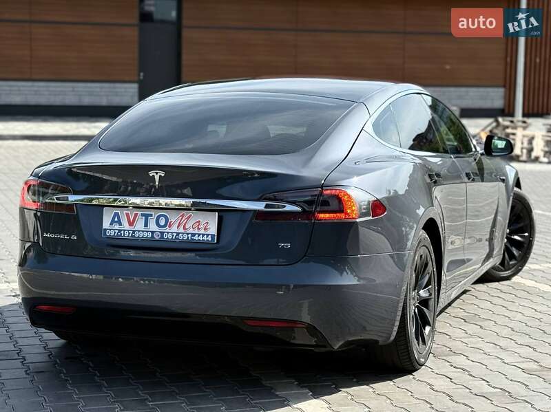 Лифтбек Tesla Model S 2017 в Кривом Роге