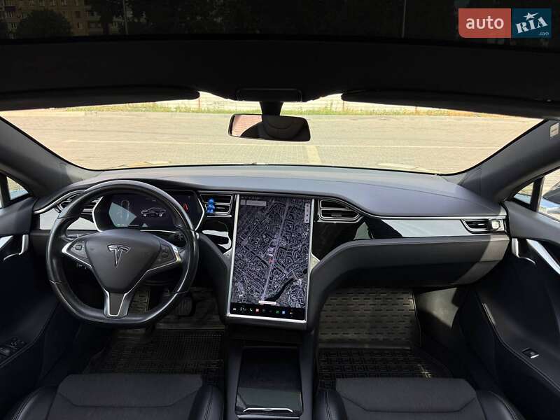 Лифтбек Tesla Model S 2017 в Кривом Роге