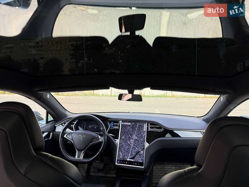 Лифтбек Tesla Model S 2017 в Кривом Роге