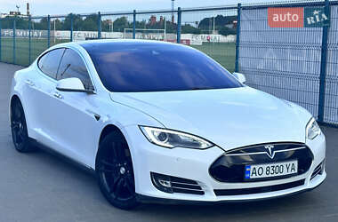 Лифтбек Tesla Model S 2016 в 
