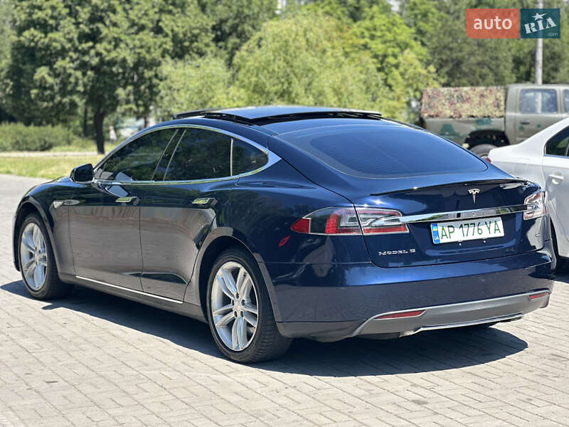 Лифтбек Tesla Model S 2013 в Запорожье
