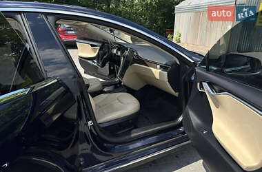 Лифтбек Tesla Model S 2013 в 
