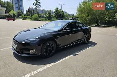 Tesla Model S 2015