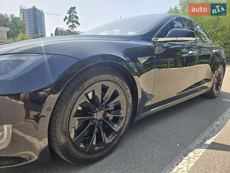 Лифтбек Tesla Model S 2015 в Харькове