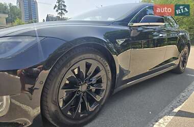 Лифтбек Tesla Model S 2015 в 