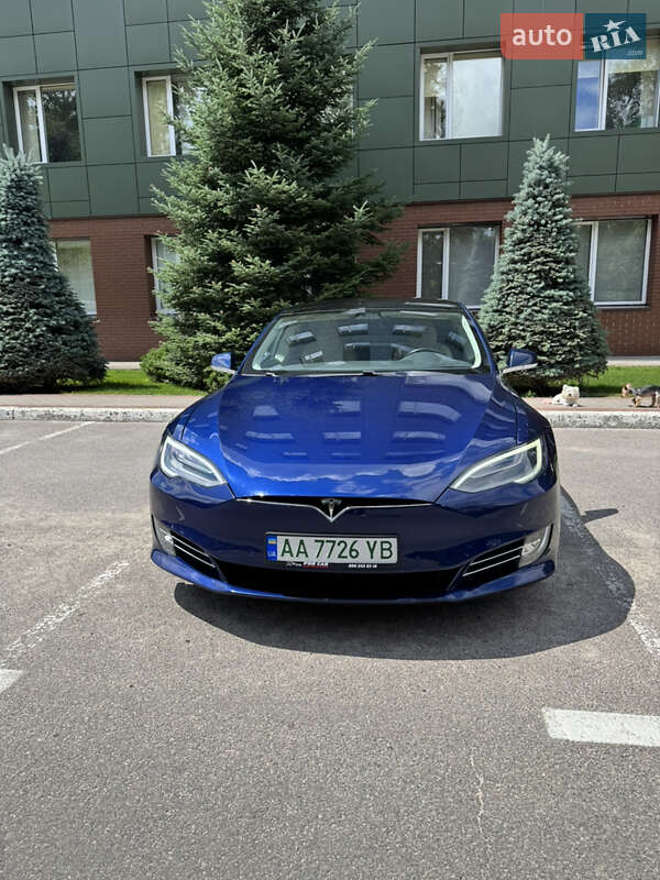 Ліфтбек Tesla Model S 2017 в Бучі