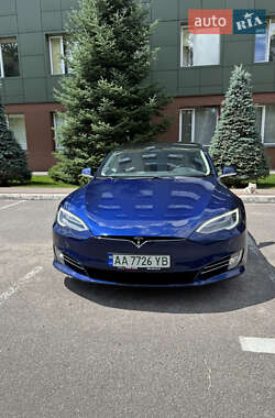 Лифтбек Tesla Model S 2017 в 