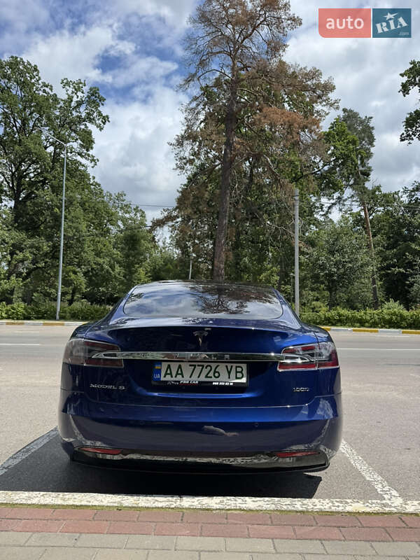 Ліфтбек Tesla Model S 2017 в Бучі