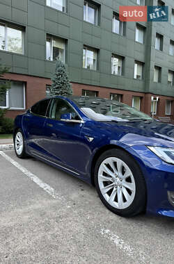 Лифтбек Tesla Model S 2017 в 
