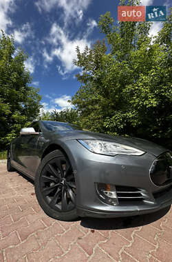 Лифтбек Tesla Model S 2013 в 