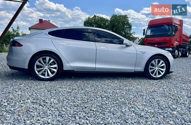 Лифтбек Tesla Model S 2015 в 