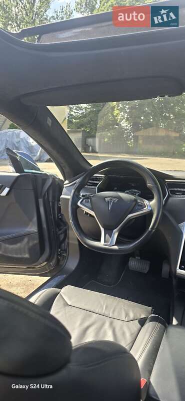 Ліфтбек Tesla Model S 2017 в Івано-Франківську