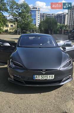 Лифтбек Tesla Model S 2017 в Ивано-Франковске