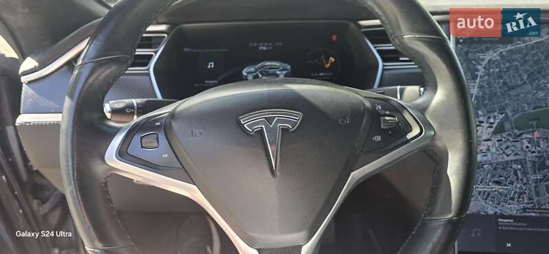 Лифтбек Tesla Model S 2017 в Ивано-Франковске