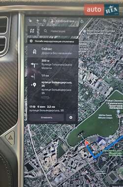 Лифтбек Tesla Model S 2017 в Ивано-Франковске