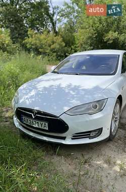 Tesla Model S 2014