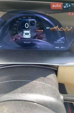 Лифтбек Tesla Model S 2014 в 