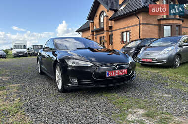 Лифтбек Tesla Model S 2015 в 