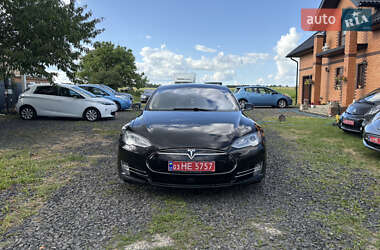 Tesla Model S 2015