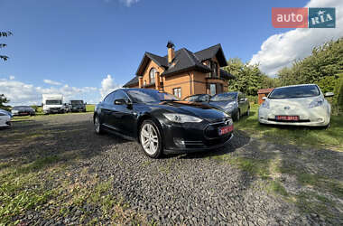 Лифтбек Tesla Model S 2015 в 