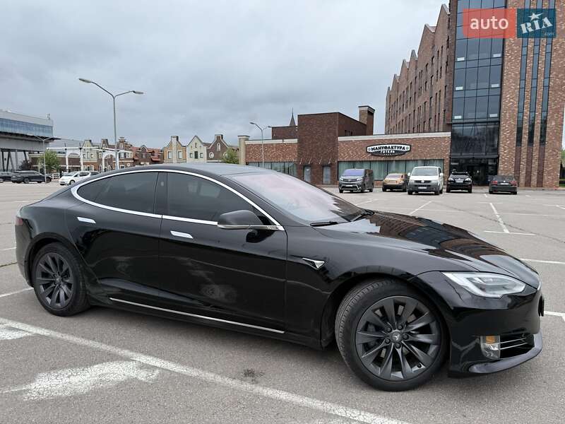 Лифтбек Tesla Model S 2019 в Киеве