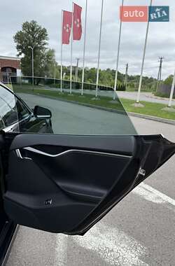 Лифтбек Tesla Model S 2019 в 