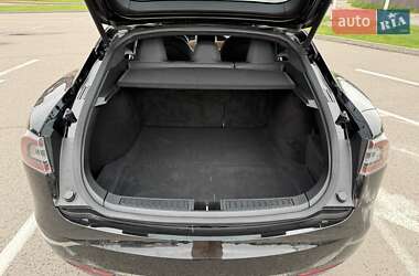 Лифтбек Tesla Model S 2019 в 