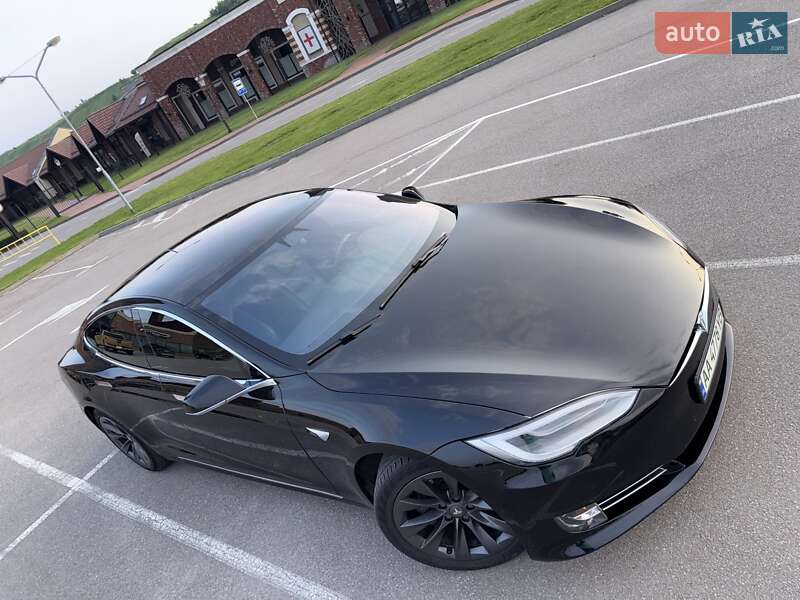 Лифтбек Tesla Model S 2019 в Киеве