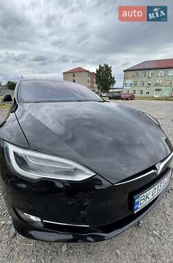 Лифтбек Tesla Model S 2018 в 