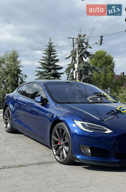 Ліфтбек Tesla Model S 2016 в Львові