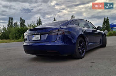 Лифтбек Tesla Model S 2016 в 