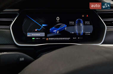 Лифтбек Tesla Model S 2016 в 