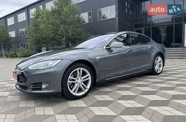 Лифтбек Tesla Model S 2014 в 