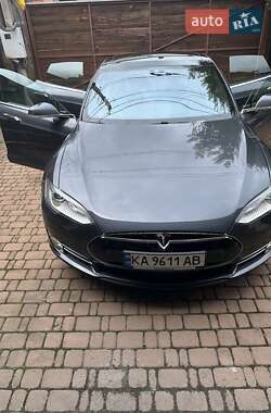 Tesla Model S 2015