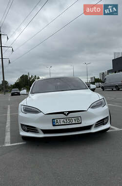 Лифтбек Tesla Model S 2020 в 