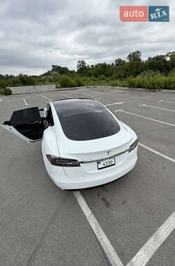 Лифтбек Tesla Model S 2020 в 