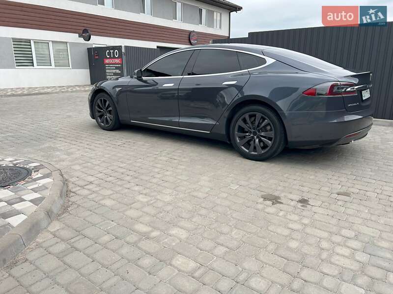 Ліфтбек Tesla Model S 2015 в Софіївській Борщагівці