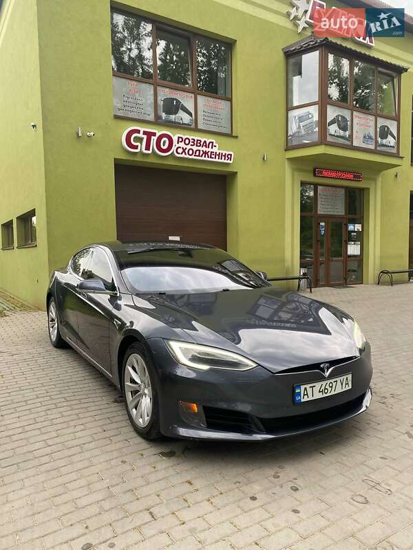 Ліфтбек Tesla Model S 2016 в 