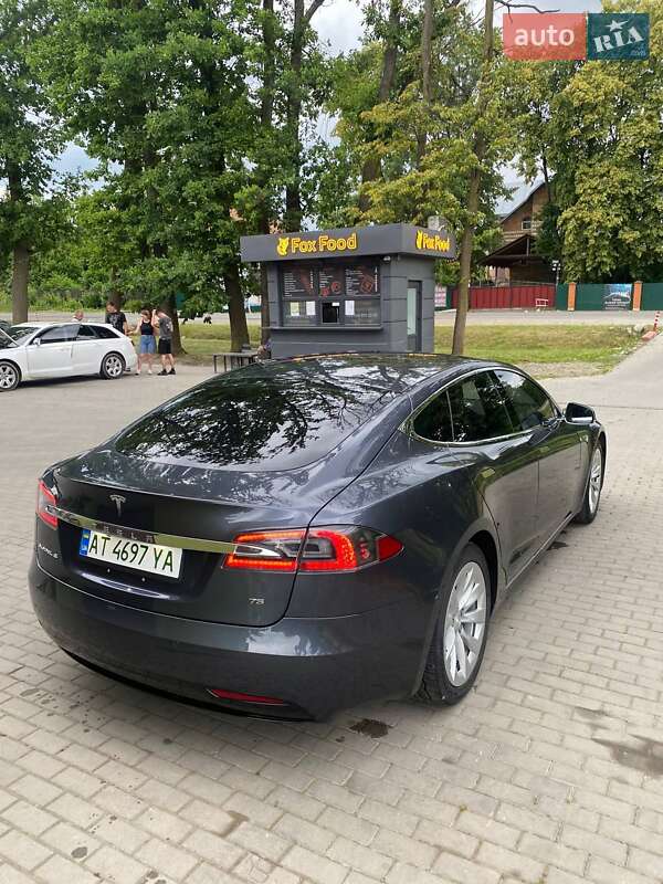 Ліфтбек Tesla Model S 2016 в Івано-Франківську