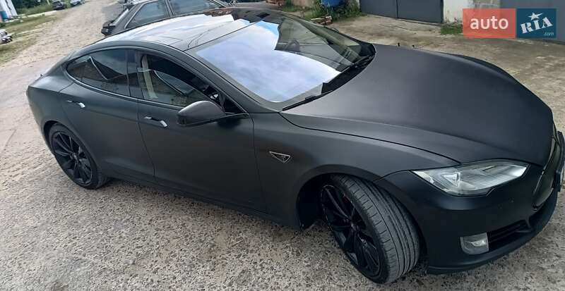 Лифтбек Tesla Model S 2014 в Старичах
